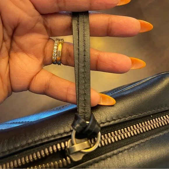 Gucci Marmont Small Matelasse Shoulder Bag - Picture 2 of 13